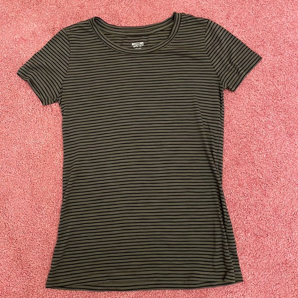 Mossimo t shirt
